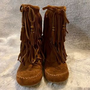 Fringe boots